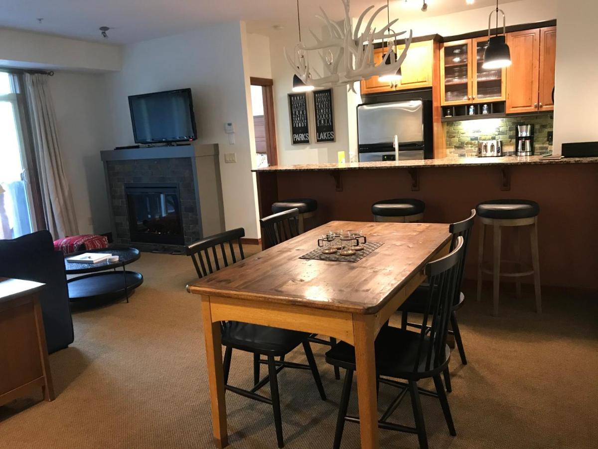 Luxurious & Spacious Mountain Retreat Canmore Esterno foto