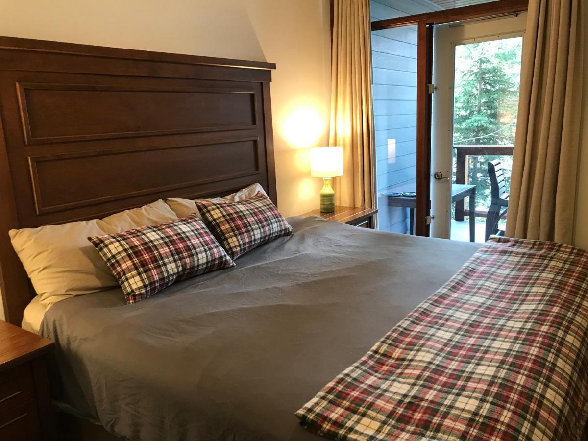 Luxurious & Spacious Mountain Retreat Canmore Esterno foto