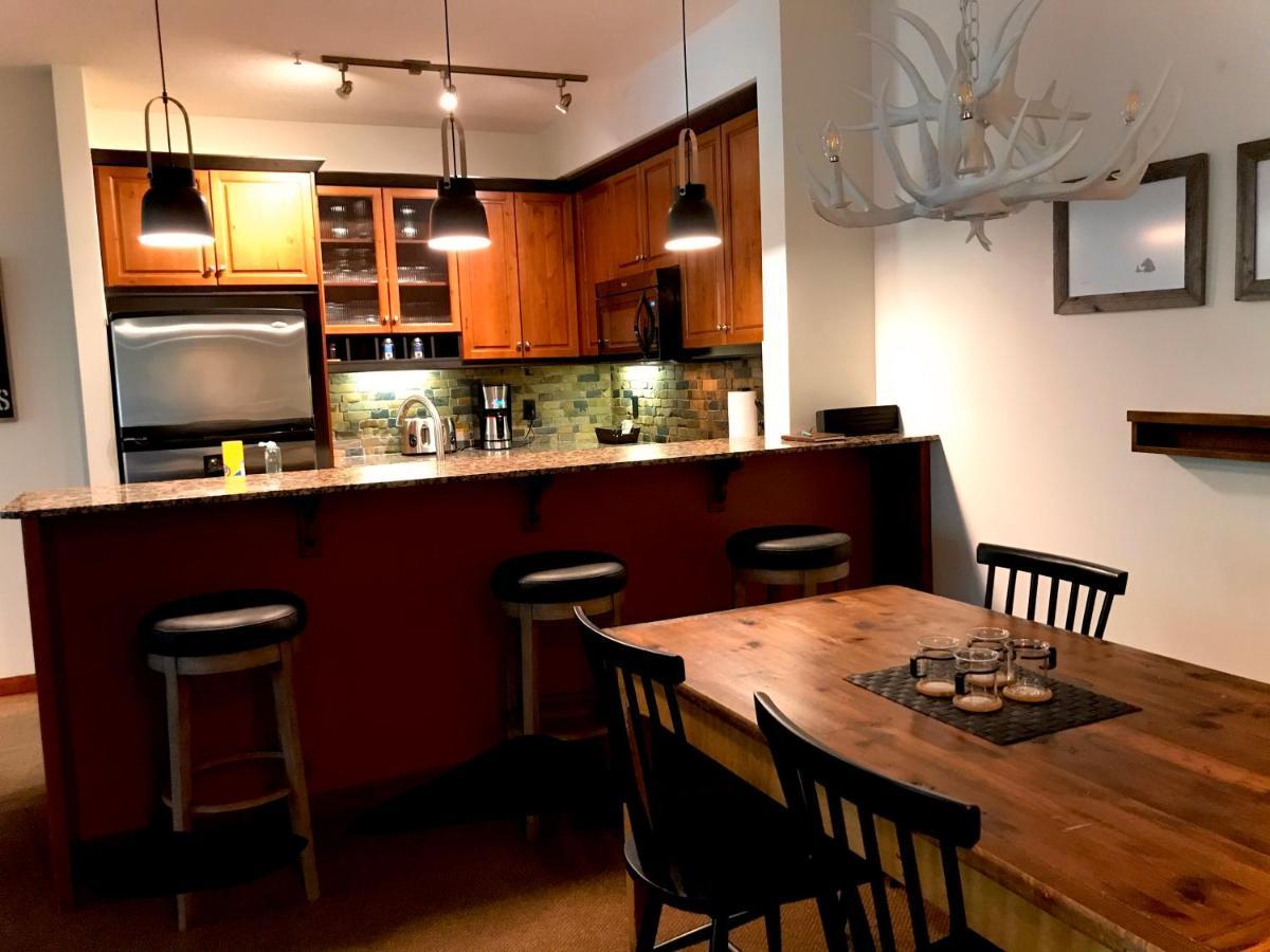 Luxurious & Spacious Mountain Retreat Canmore Esterno foto